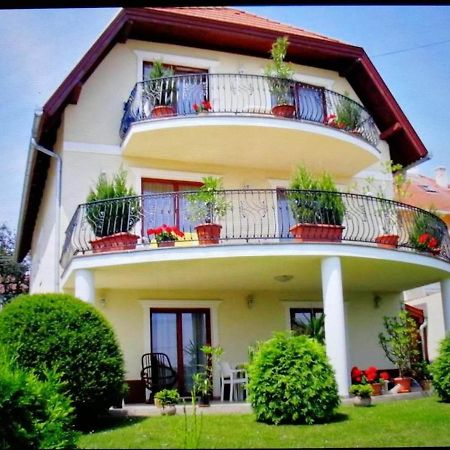 Erika Apartmanhazak Hévíz Екстериор снимка