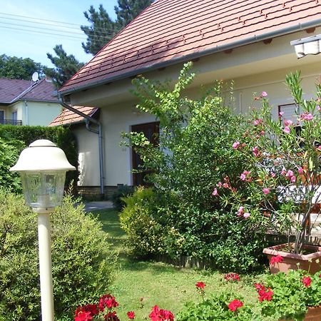 Erika Apartmanhazak Hévíz Екстериор снимка