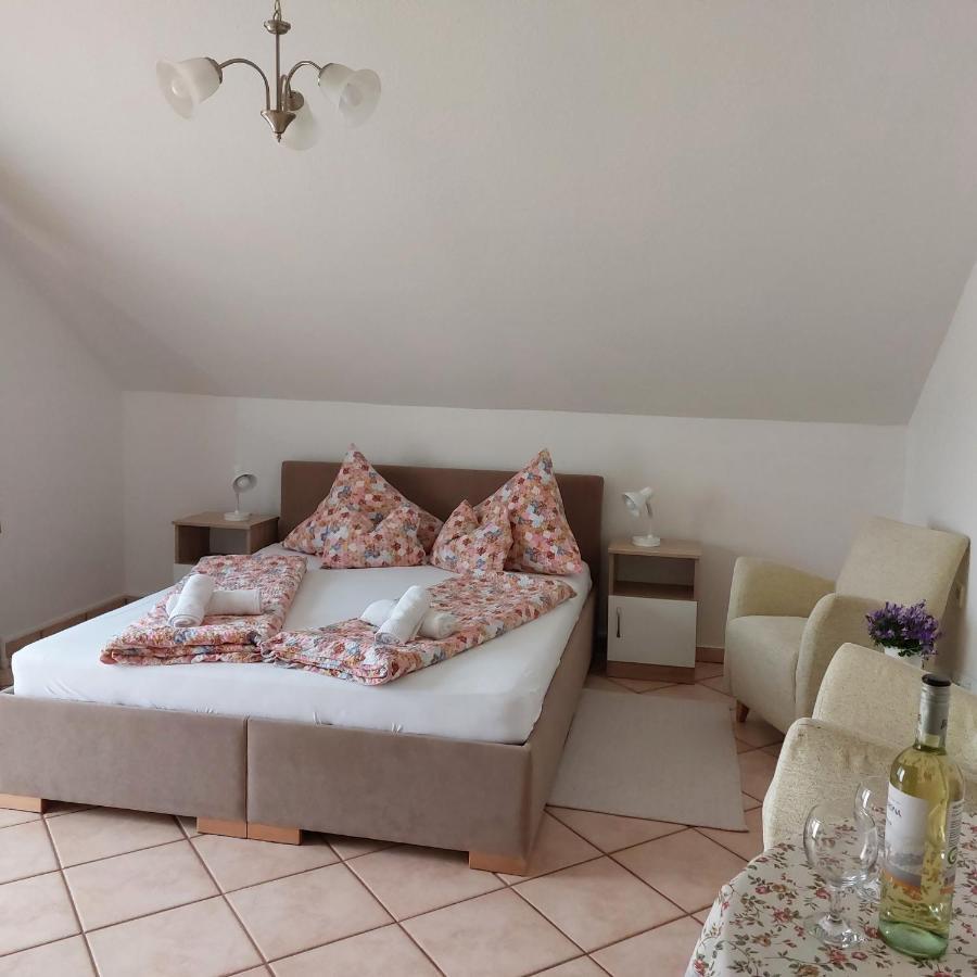Erika Apartmanhazak Hévíz Екстериор снимка