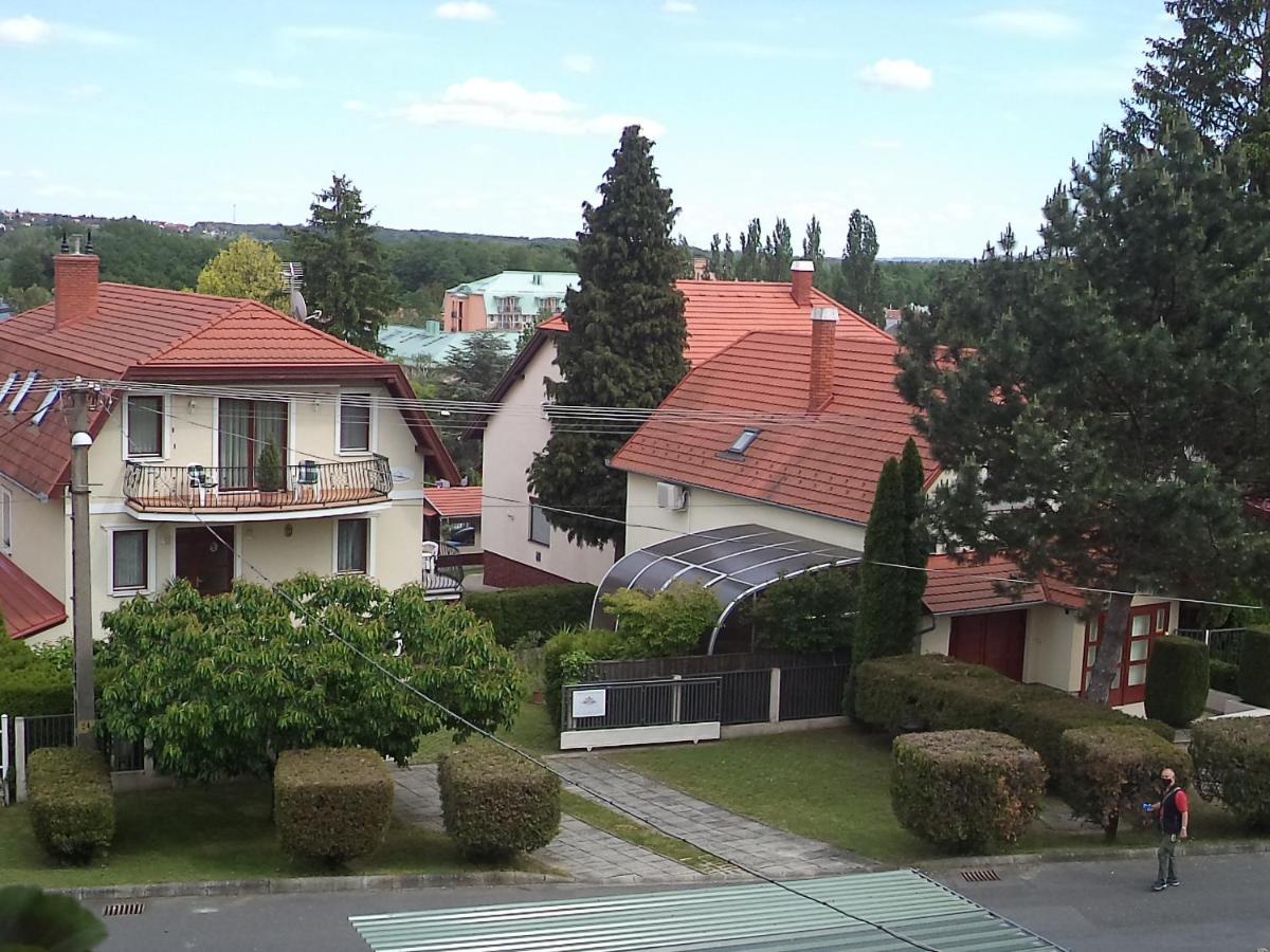 Erika Apartmanhazak Hévíz Екстериор снимка