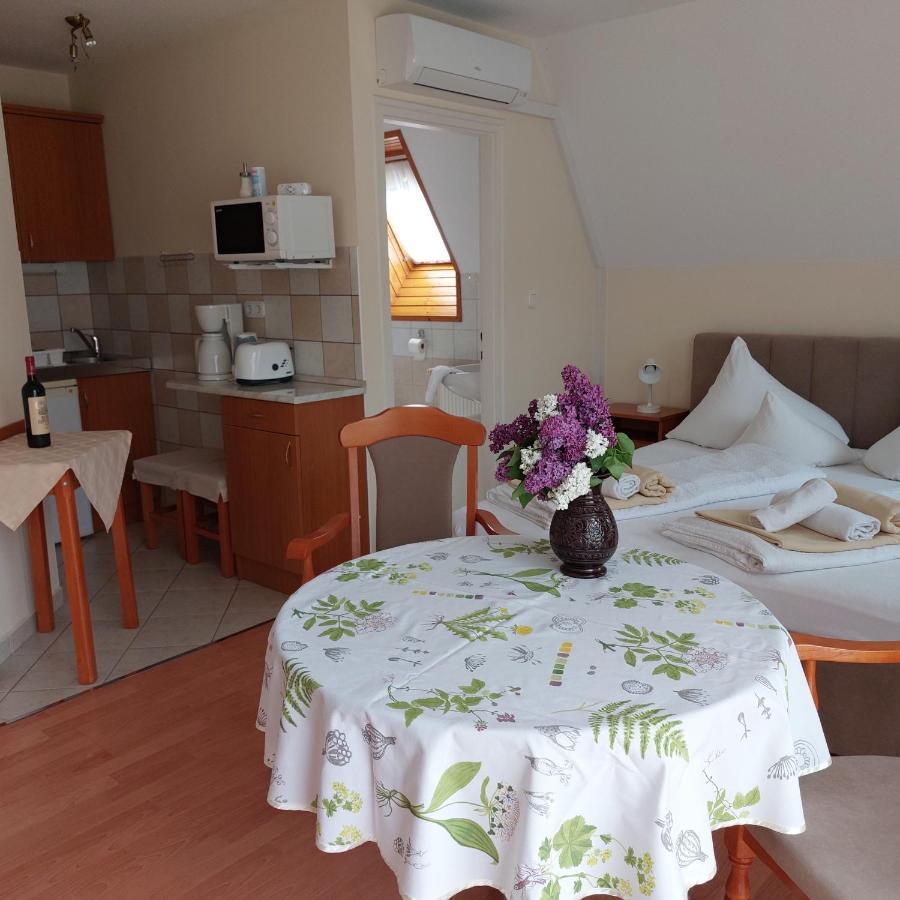 Erika Apartmanhazak Hévíz Екстериор снимка