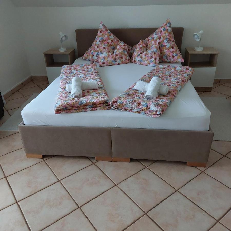 Erika Apartmanhazak Hévíz Екстериор снимка