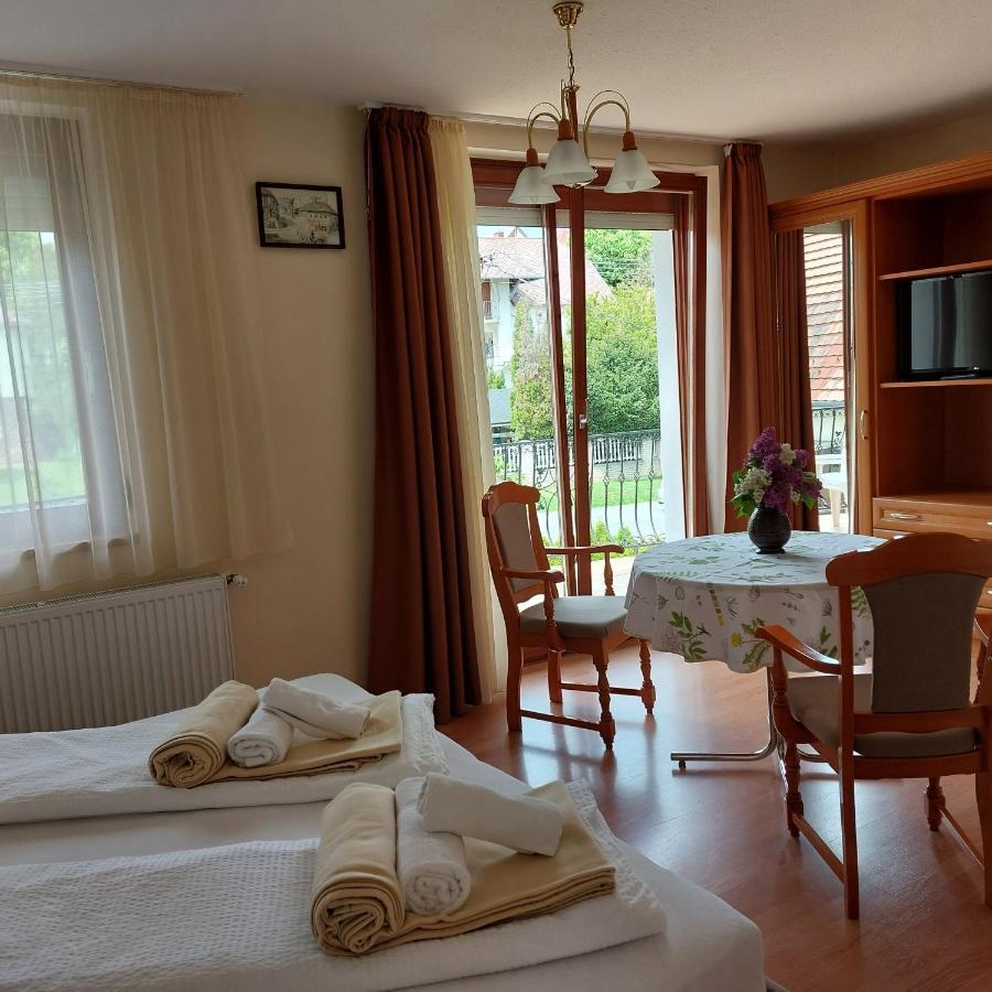 Erika Apartmanhazak Hévíz Екстериор снимка
