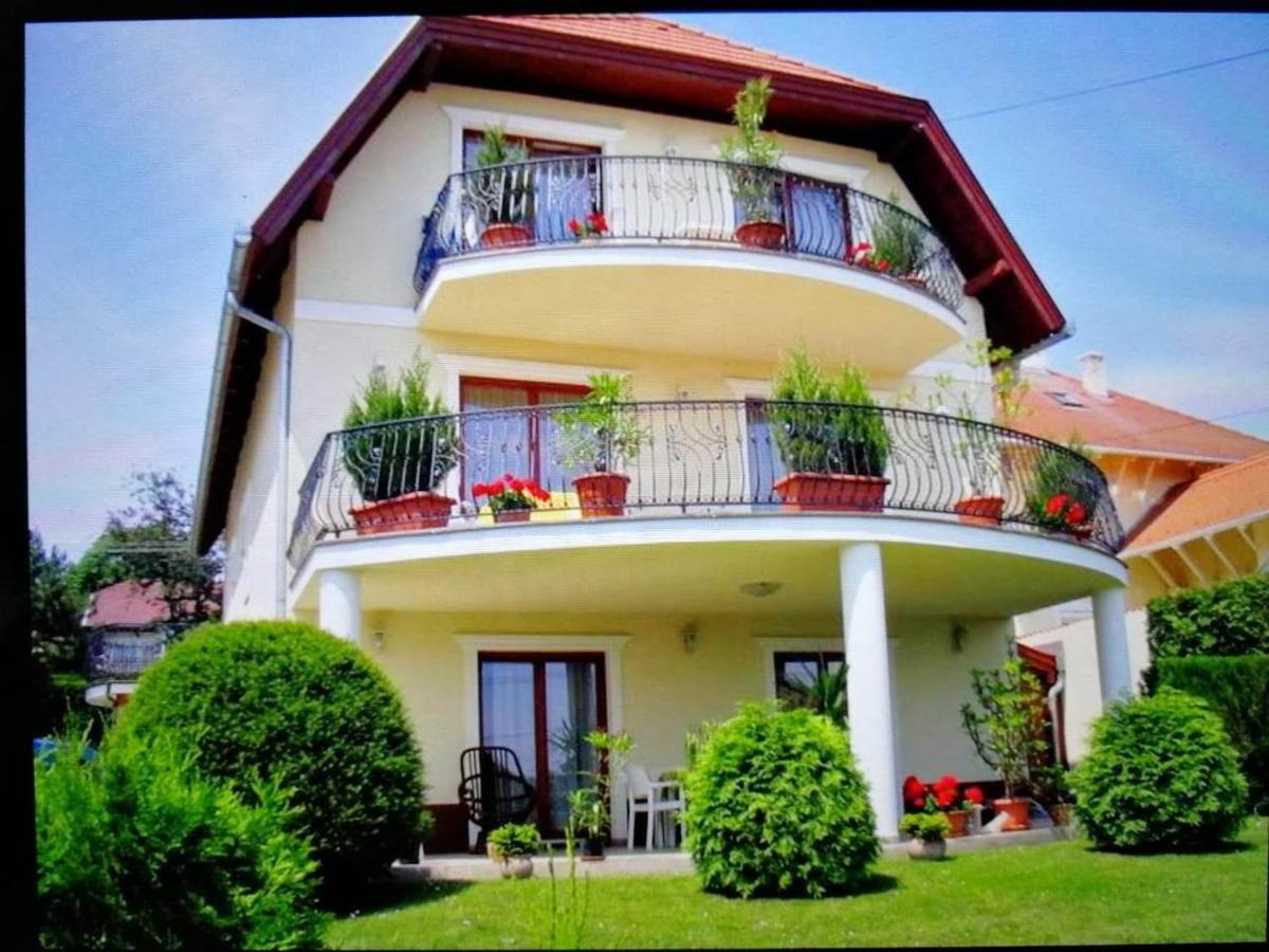 Erika Apartmanhazak Hévíz Екстериор снимка
