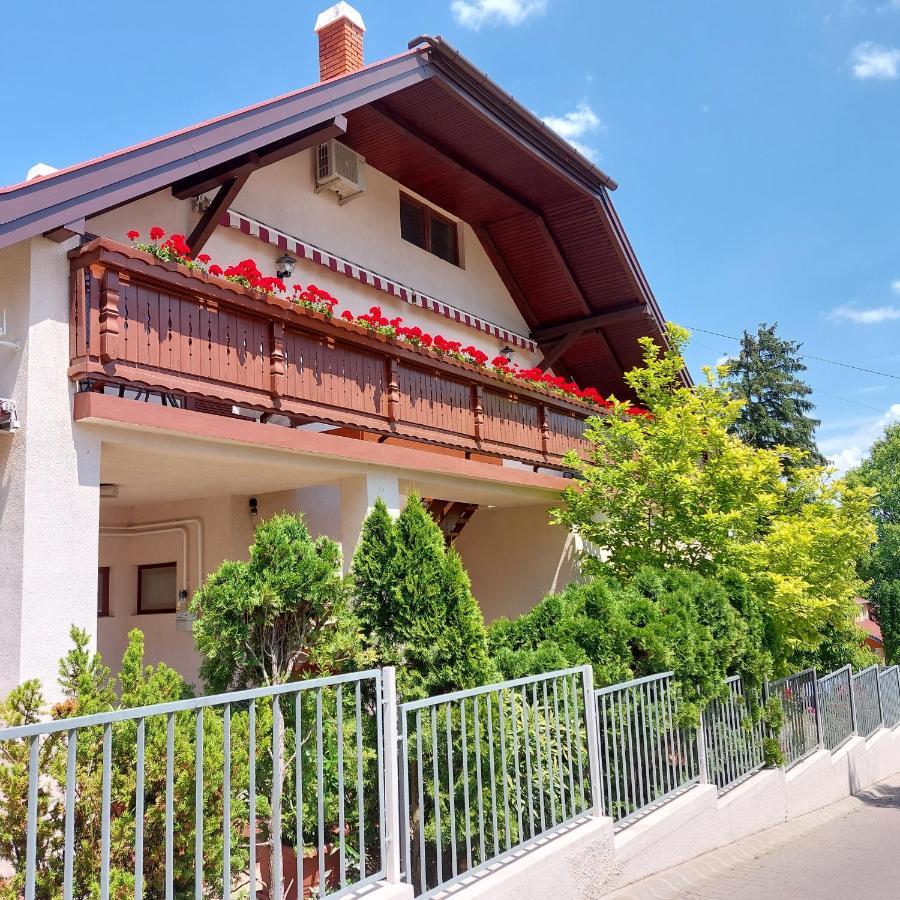 Erika Apartmanhazak Hévíz Екстериор снимка