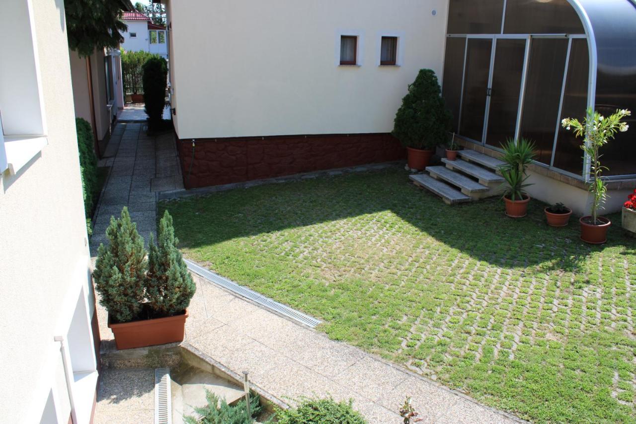 Erika Apartmanhazak Hévíz Екстериор снимка